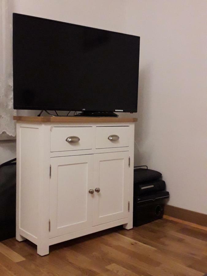 Vintage Double Bedroom Victoria 1 ดันเฟิร์มลิน ภายนอก รูปภาพ